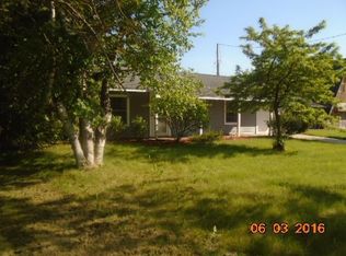 269 E Clay St, Saukville, WI 53080