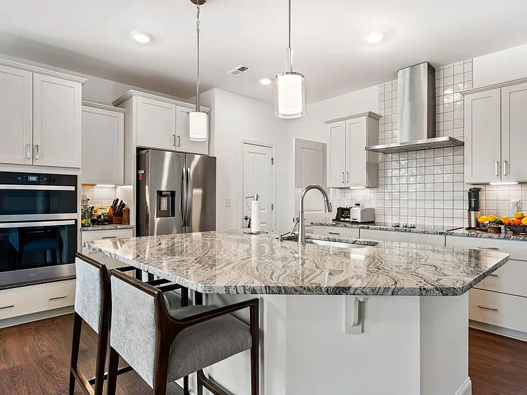 1017 Prominence Dr — Photo 4