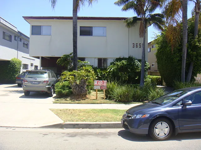 3658 Mentone Ave #4 — Photo 1