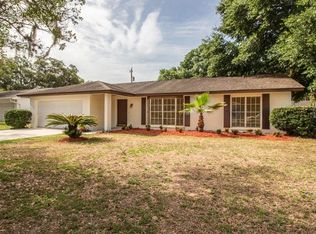 305 Greenview Dr, Brandon, FL 33510