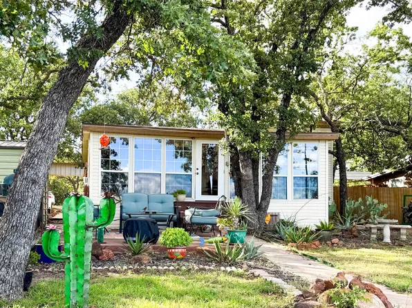 973 N Shore Dr, Cisco, TX 76437