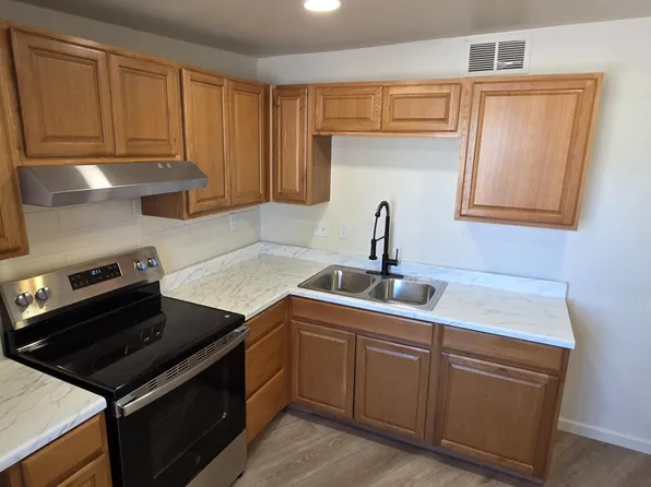 1507 W Roger Rd, Tucson, AZ 85705