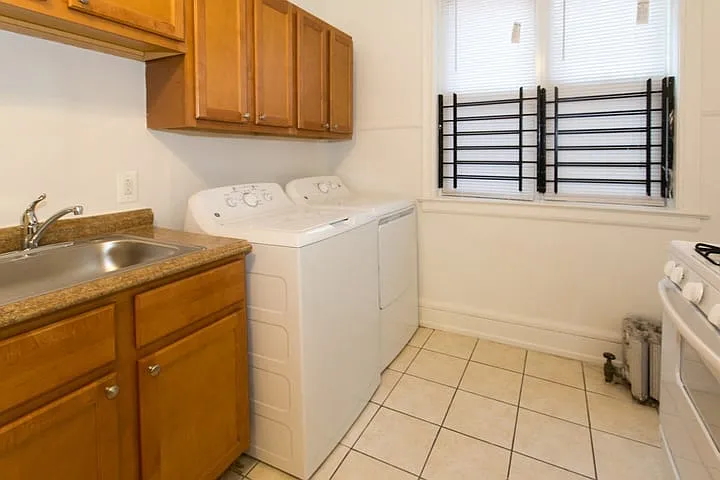1358 E. 58th Street — Photo 23