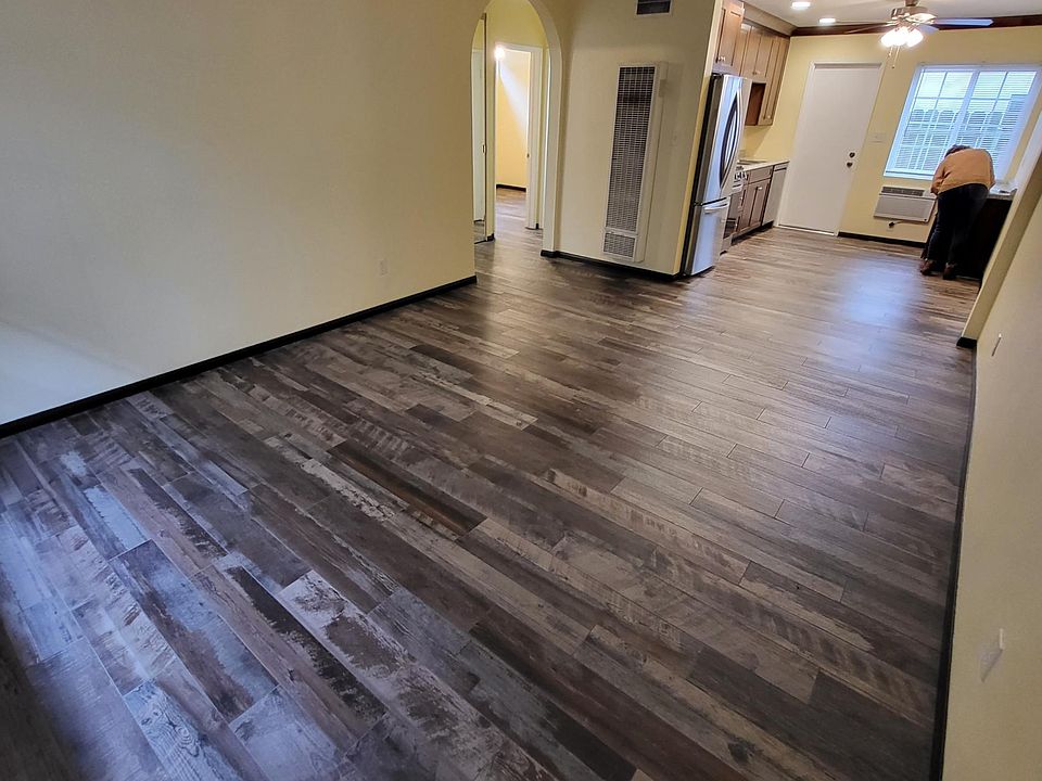 2nd image of 4542-4548 40th St