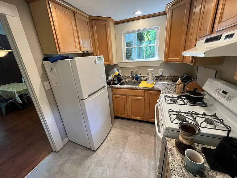 247 The Prado NE #REAR COTTAGE — Photo 9