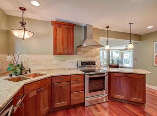 6906 N Belmont Ln, Fox Pt, WI 53217