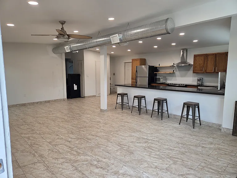 707 W Crestland Dr — Photo 12