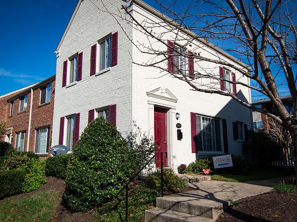 Brookville Townhomes Exterior 05