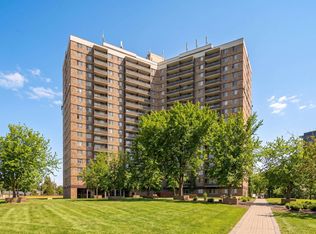 Crescent Place_Glenora, Edmonton, AB T5N 3R2