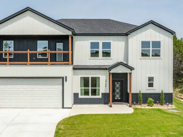 2704 Creek Dr, Granbury, TX 76048