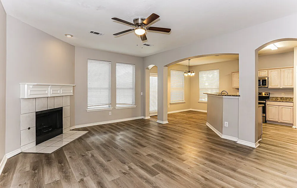 4 bed, 2.5 bath, 2186 sqft, $2,565 — Photo 4