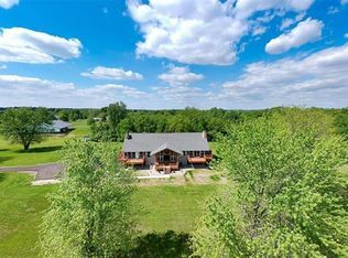 4606 Floraville Rd, Millstadt, IL 62260