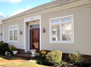 77 Winthrop Rd #B, Monroe Township, NJ 08831