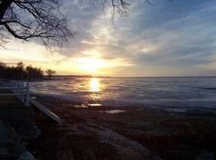 9543 Bayshore Ln, Luxemburg, WI 54217