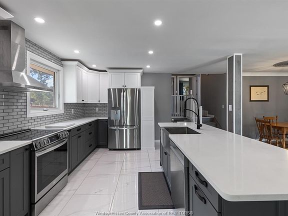 4th image of 573 Lesperance Rd
