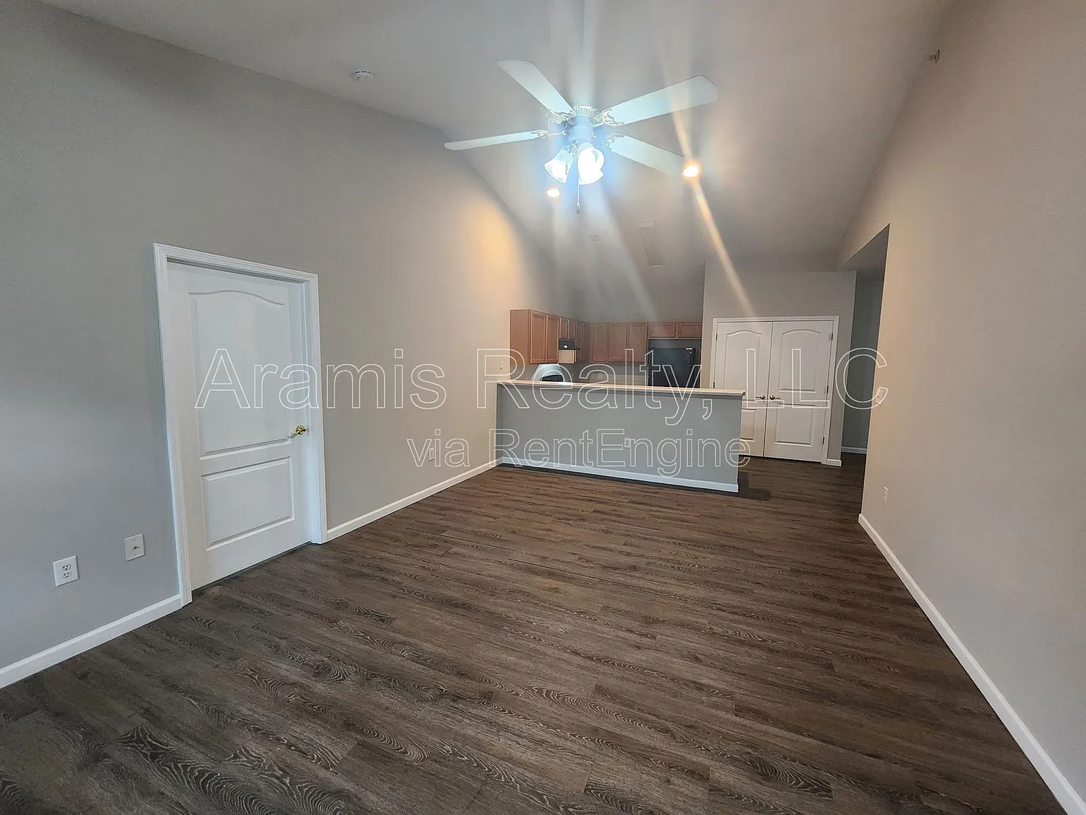 2 bed, 2.0 bath, 1256 sqft, $1,225 — Photo 2