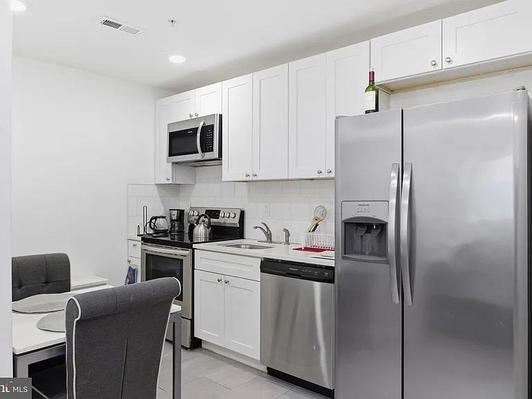 925 N Broad St #29-3F — Photo 3