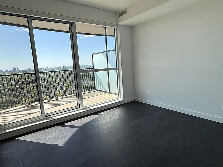 18 Esther Shiner Blvd #3202 — Photo 9