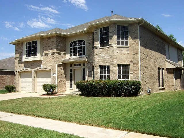 1st image of 1421 Autumncrest Dr