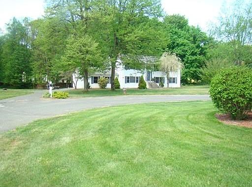 3rd image of 30 Tanglewood Dr