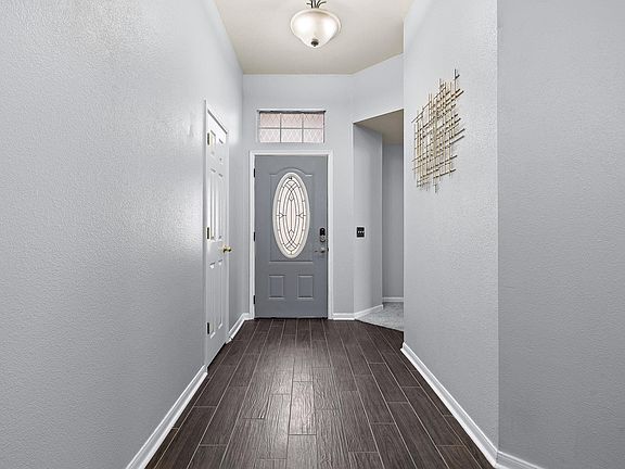 4th image of 15 Azalea Dr