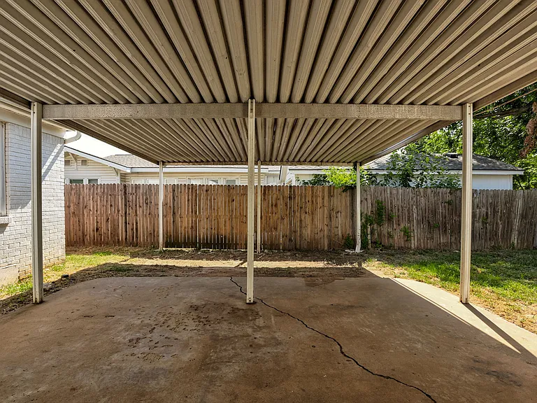 910 Garver St — Photo 41