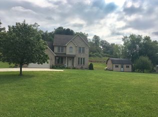 42 Simon Ln, Washington, WV 26181