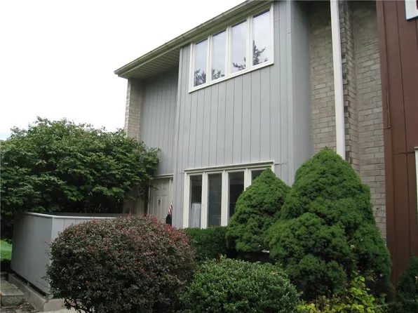 301 Carver Dr, Bethlehem, PA 18017
