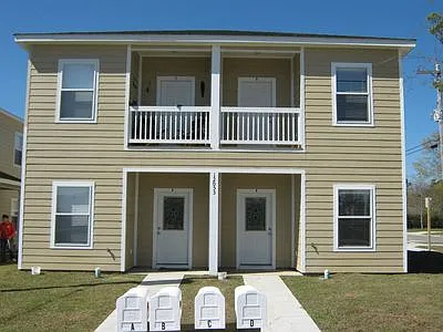12040 Highland Ave #C — Photo 1