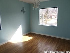 5th image of 2552 S Beverly St