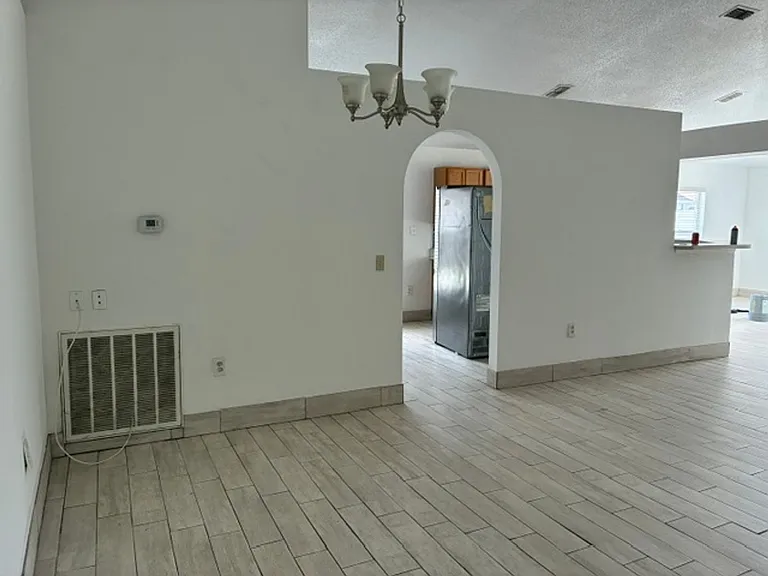 616 Sunway Ln — Photo 5