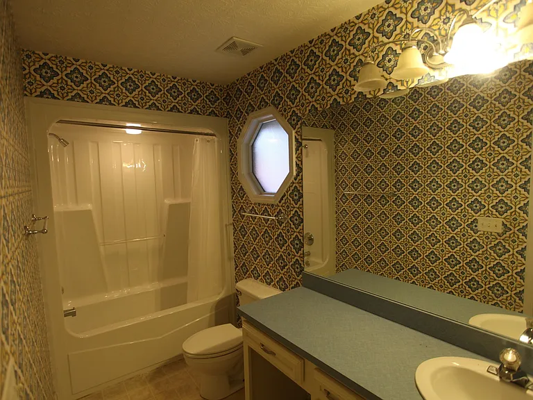 1704 Stone Pointe Dr — Photo 10