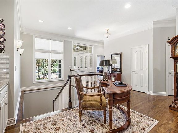 5th image of 12548 Connell St