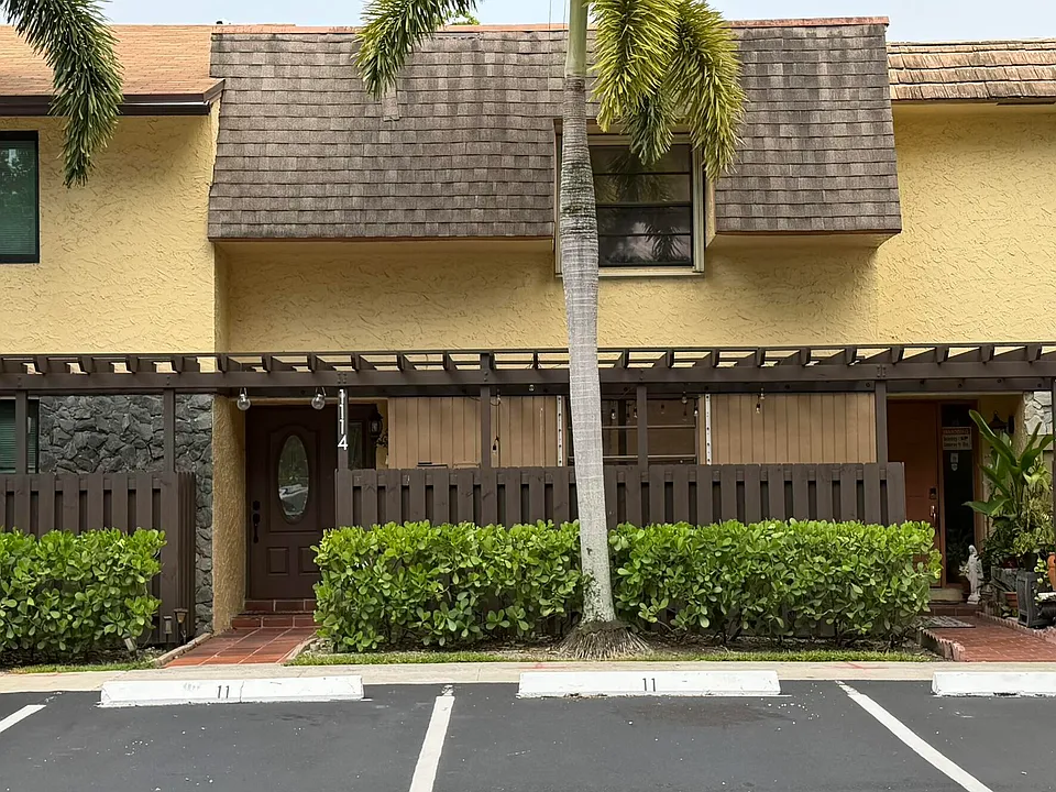 1114 NW 79th Dr