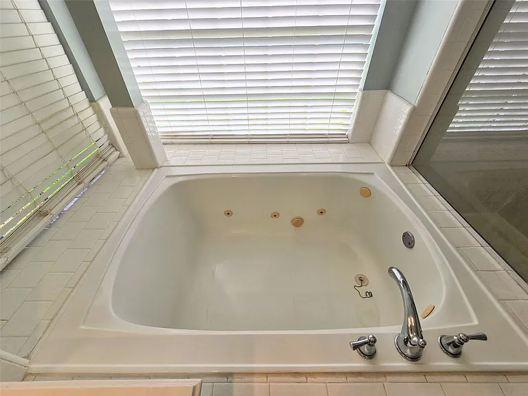 6903 Springcrest Ct — Photo 18