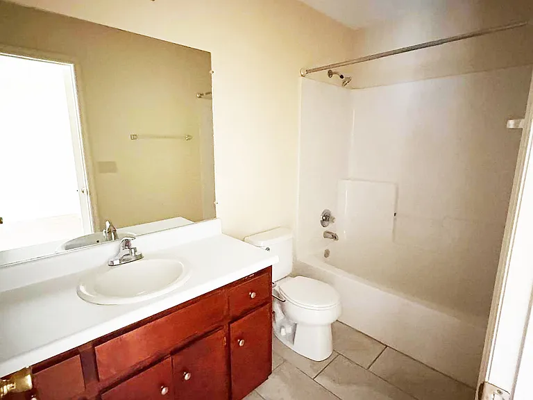 1639 Mitchell St #A — Photo 6