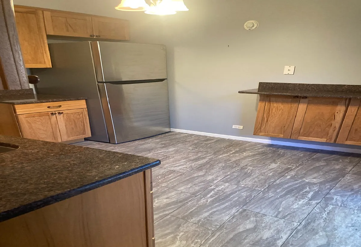 3 bed, 1.5 bath, 1595 sqft, $2,500 — Photo 2