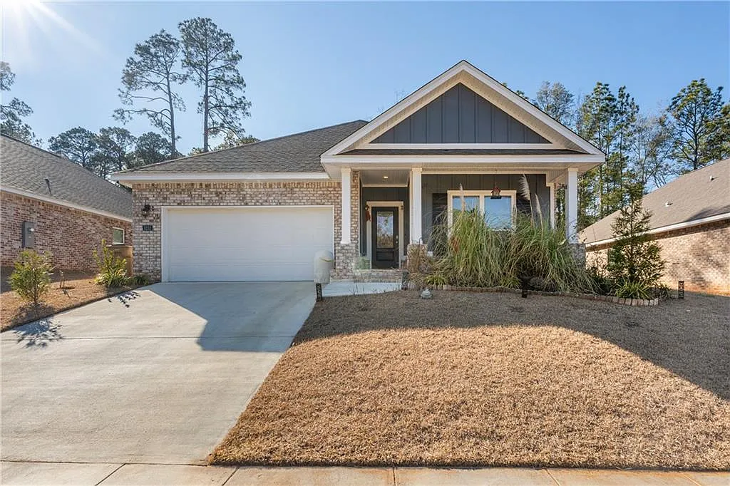 4 bed, 2.0 bath, 1835 sqft, $2,500 — Photo 1