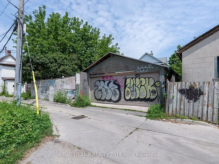 12 Sibley Ave #MAIN AND UPPER — Photo 38
