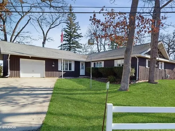 8115 West Lakeshore DRIVE, Burlington, WI 53105