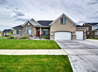 346 W Twilight Ct, Vineyard, UT 84059