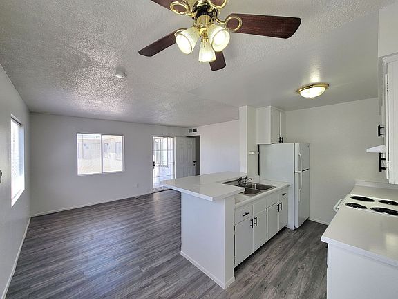 2nd image of 1637 Palm St APT 4