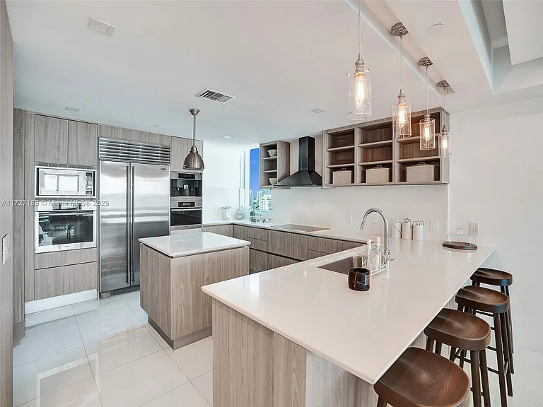 17001 Collins Ave #2308 — Photo 7