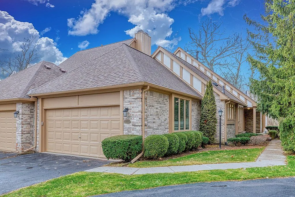 22215 Village Pines Dr #1 photo 1