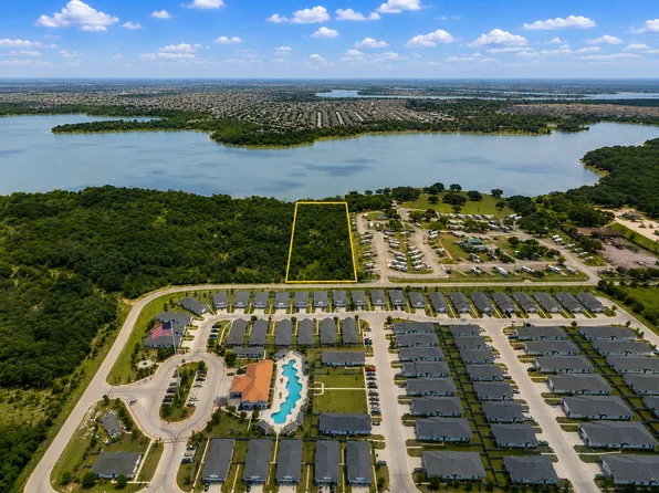 640 Lloyds Rd #6, Little Elm, TX 75068