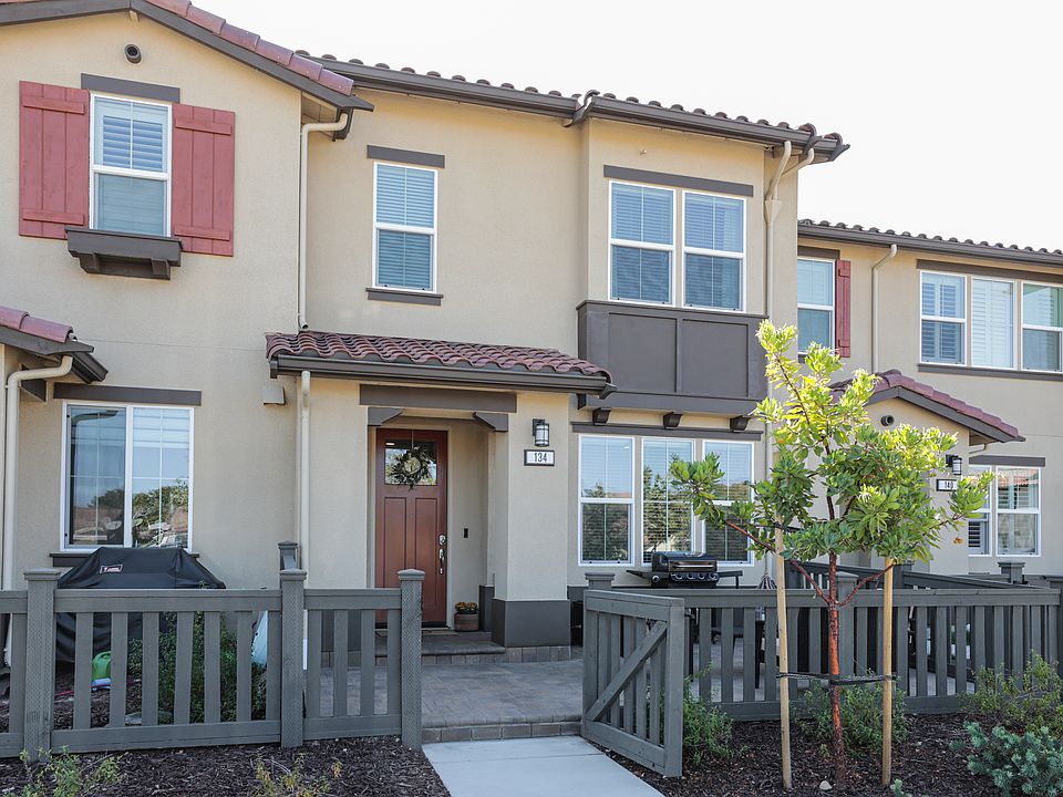 1st image of 134 Peral Ave