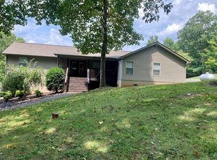 1748 Ambrose Ln, Dandridge, TN 37725