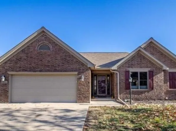 1004 Columbine Ct, Lawrence, KS 66049