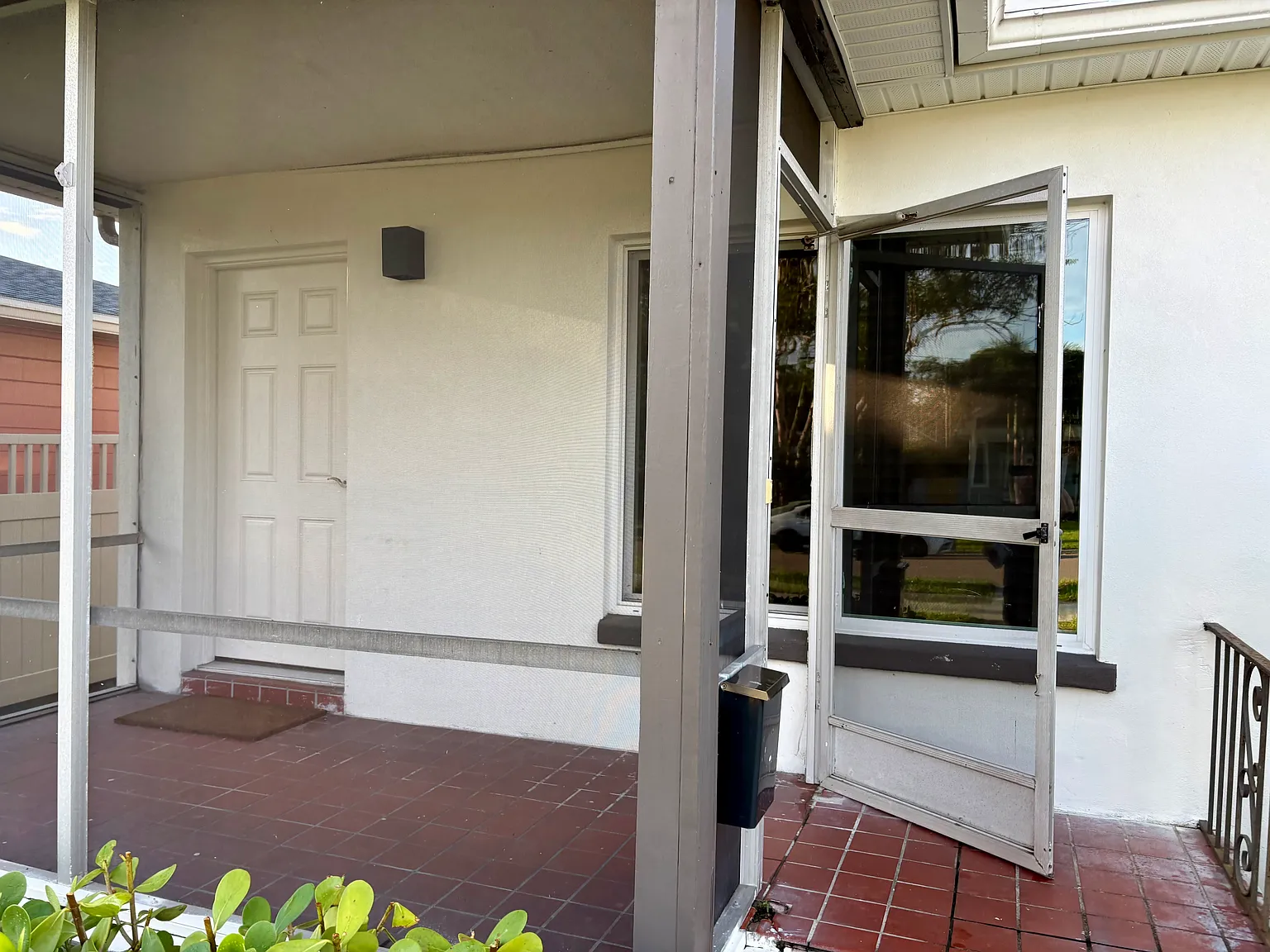 2 bed, 896 sqft, $2,200 — Photo 3