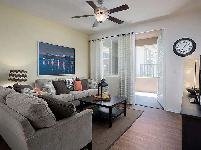 Avila Apartment Homes — Photo 34